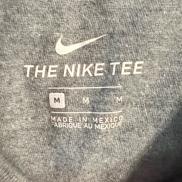 Boys Medium Nike football shirt. - Picture 3 of 3